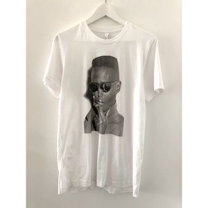 Med Grace Jones Smoking Tee